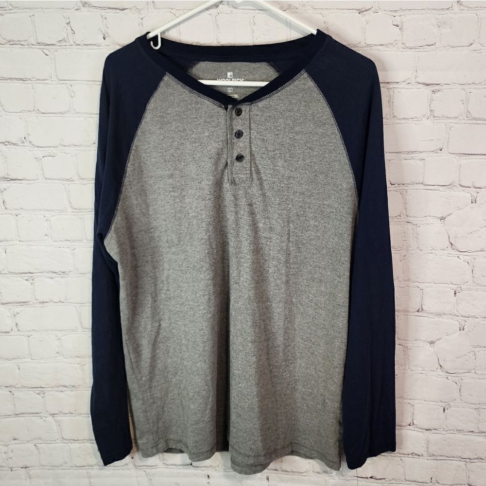 Men's Woolrich button-up longsleeve shirt, size Large